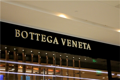 路上的標識牌有什么作用。